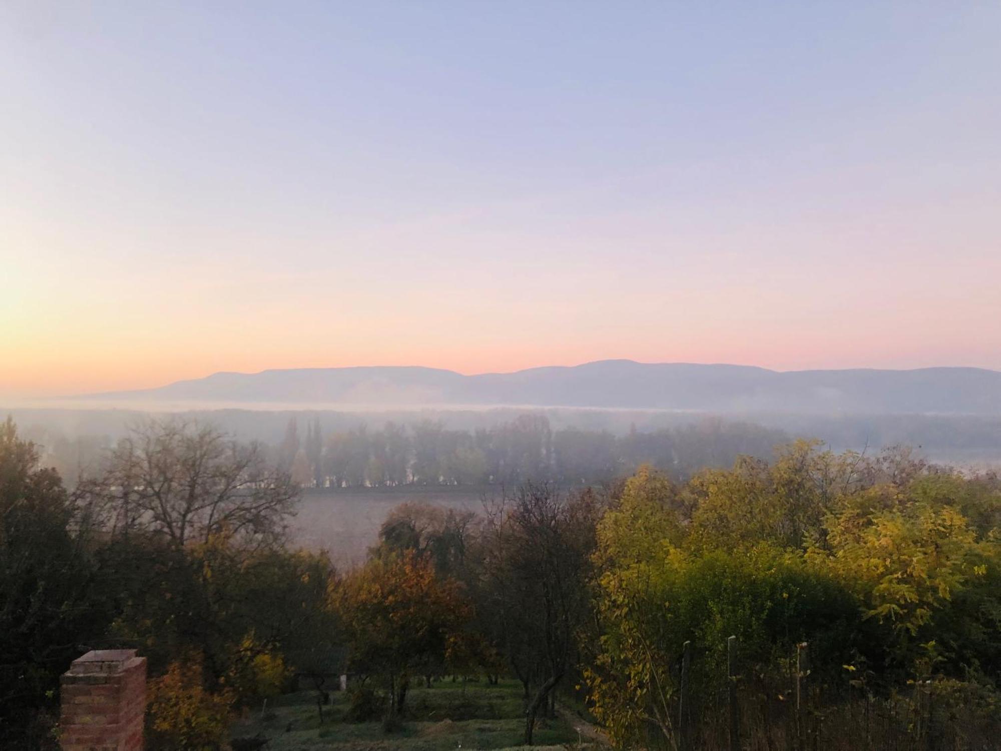 Haziko A Domboldalon Villa Veroce Luaran gambar